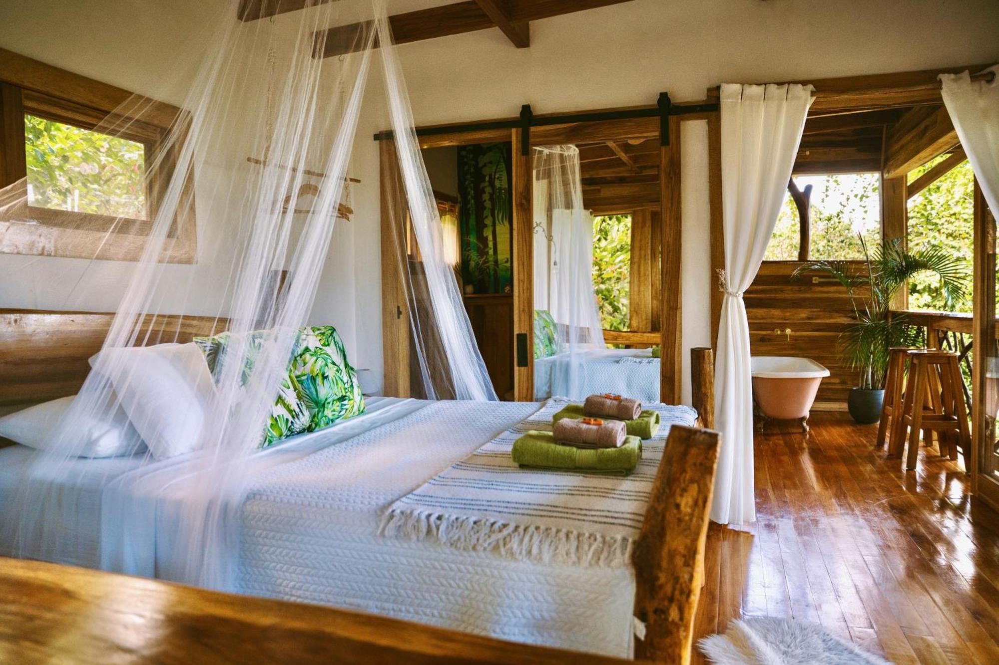 Jungle Spirit Treehouse Villa Cahuita Eksteriør bilde